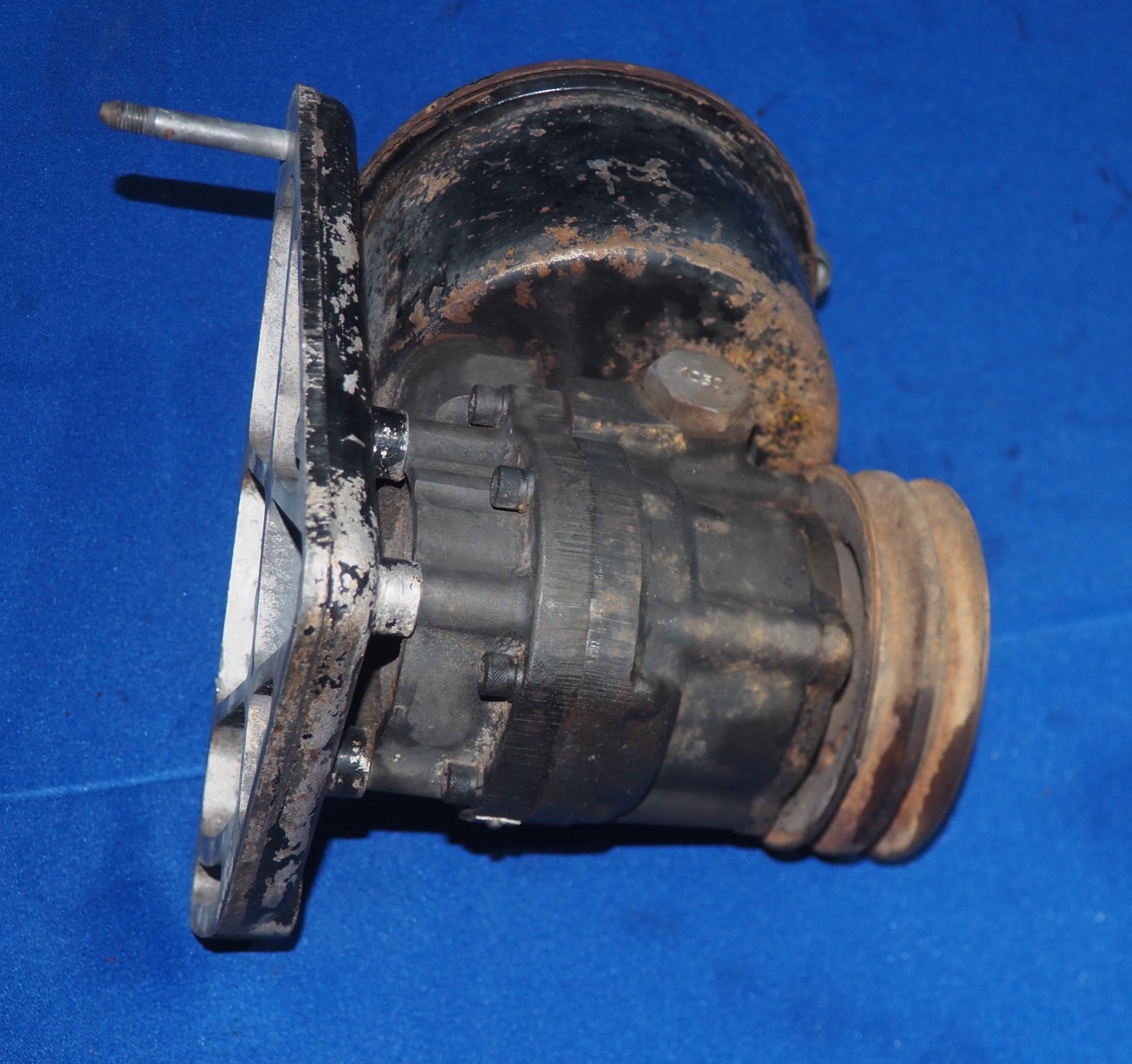 Rolls-Royce Silver Shadow 1965-1976 Power steering pump bracket