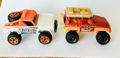 Hot Wheels 2010 Custom Ford Bronco 4x4 1/64 Diecast + Dune Dog Lot Of 2