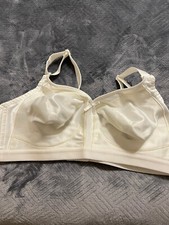 Playtex 18 Hour Bra Wirefree Ultimate Lift True Support 4844 white Soft NWT 38D