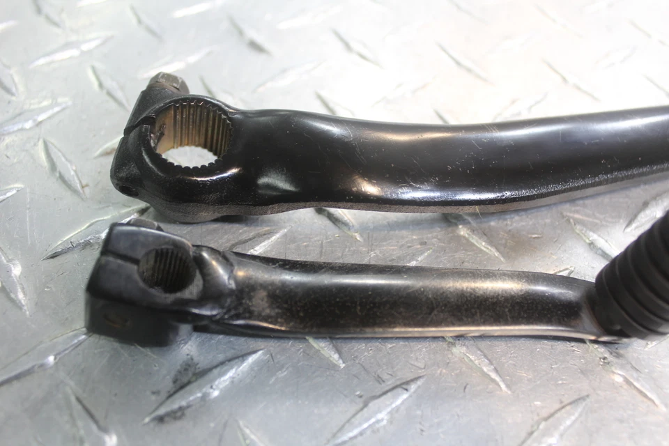 1981 YAMAHA XJ650L MIDNIGHT MAXIM CÂMBIO/PEDAL DE FREIO 4W5-27211-00-00 - Imagem 2 de 4