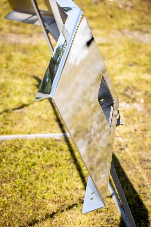 Parachoques Kenworth T800 cromado con luz antiniebla y recortes de gancho de remolque EE. UU. 1988-2003 Foto 3 de 4