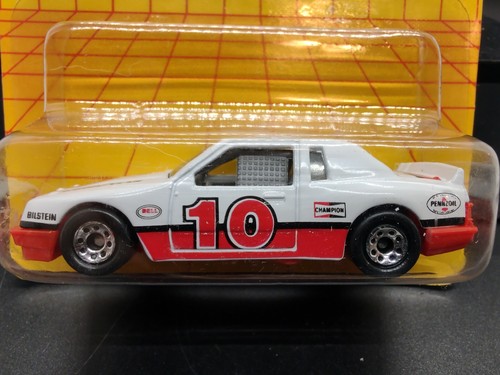 Vintage Matchbox Buick LeSabre MB10 Die Cast - 1:64 Scale Collectible, NIB - Picture 2 of 3