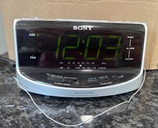 Sony Dream Machine Digital Alarm Clock AM FM Radio Large Display Silver ICF-C492