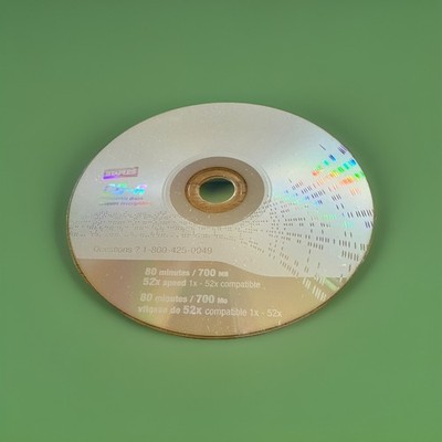 1 Staples Blank CD-R Recordable 80 Minutes /700 MB 52x Speed 1x-52x Compatible