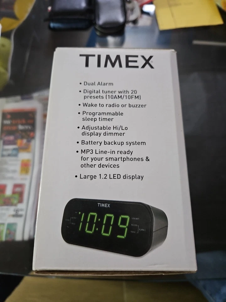 Timex T231G AM/FM Dual Alarm Clock Radio with 1.2-Inch Red Display and Line-In - Image 3 of 4