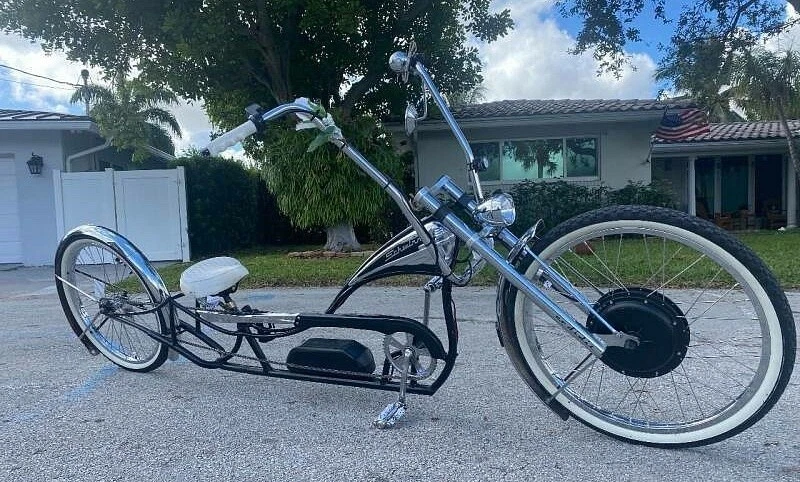 Vintage Schwinn Bicycles Converted to Gnarly Electric Lowriders Vintage Schwinn Bicycles Converted to Gnarly Electric Lowriders
