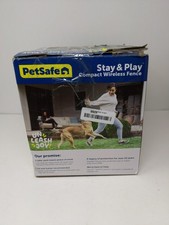 PetSafe Stay  Play Compact Wireless Pet Fence, No Wire Circular Boundary