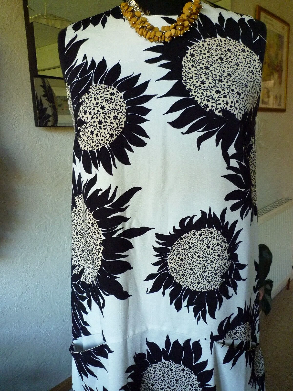 OFF WHITE MAGAZZINO ABITO MIDI GIRASOLE NERO E BIANCO SPORCO ORLO ASIMMETRICO TAGLIA 10