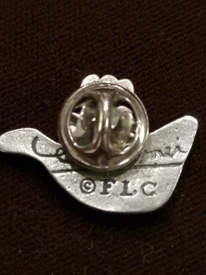 LE CORBUSIER Pin Badge Open Hand Stamp Signed Super Rare LE CORBUSIER Pin Badge Open Hand Stamp Signed Super Rare