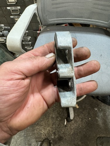 1949 1950 1951 1952 1953 1954 Chevrolet CARS Left Door Latch Striker plate - Picture 6 of 10