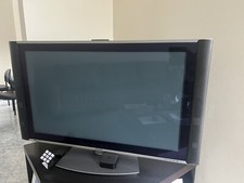 Hitachi 42 inch flat screen TV & Remote Control Excellent Condition Moving Sale