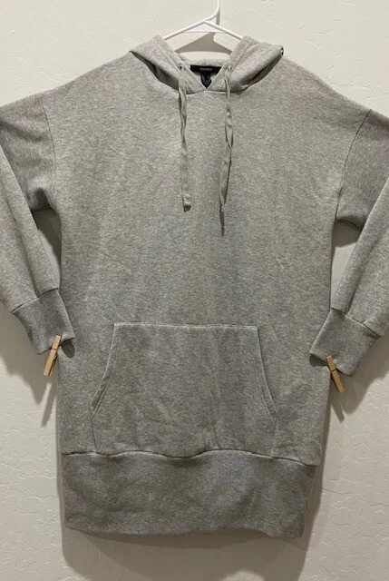 NWOT Women's Forever 21 Long Hoodie Size M Long Sleeve Ribbed at Wrists & Bottom