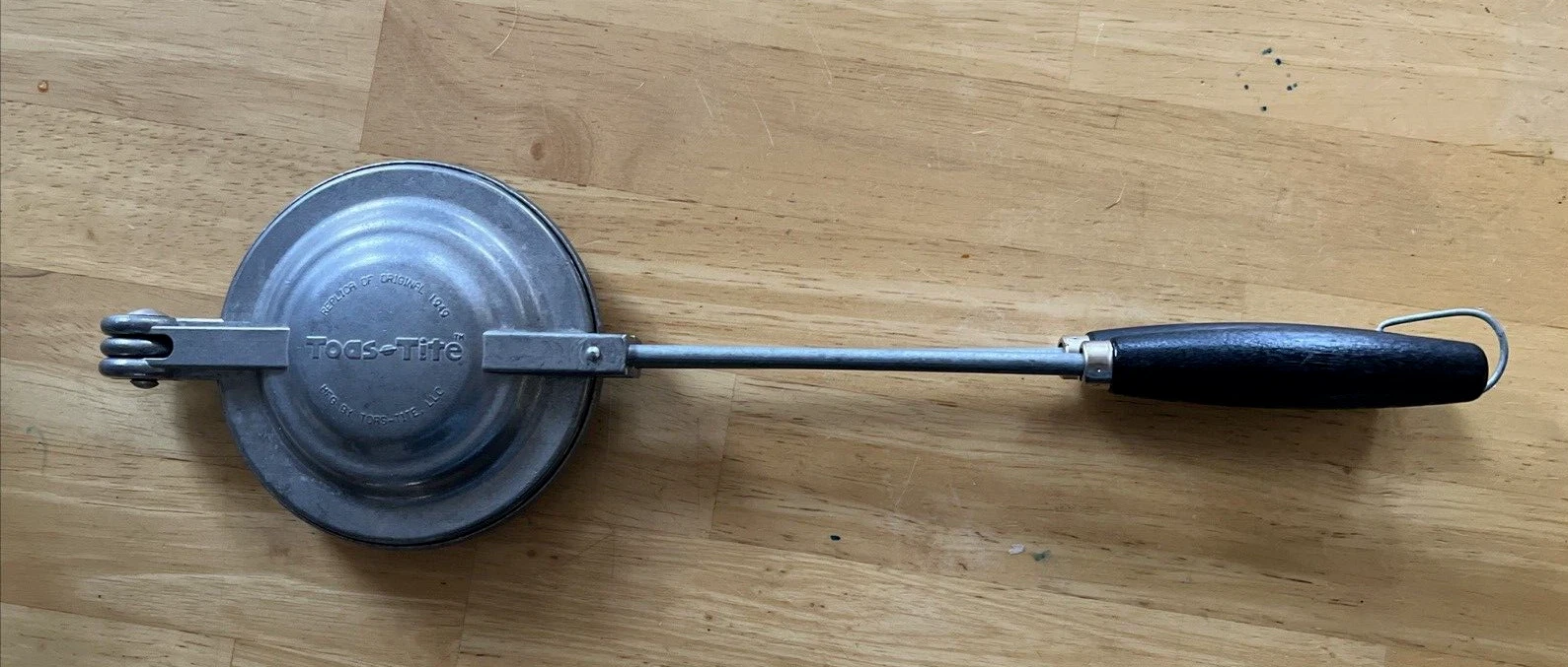 Vtg 1950's Toas-Tite Campfire Sandwich Maker Round Sandwiches, Pizza, Pie Maker