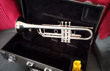 YAMAHA YTR 4335G Gold Brass TRUMPET with Hard Case