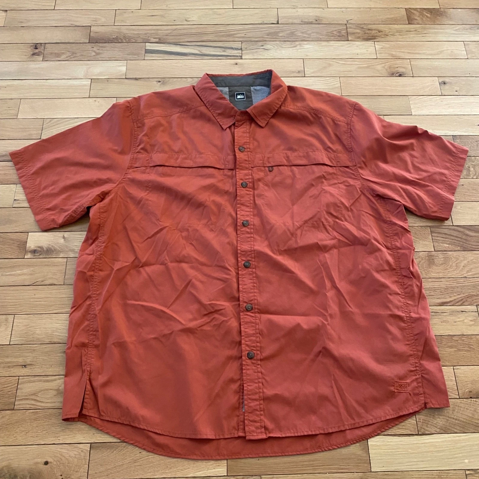 REI Co-op Sahara Mens XXL Short Sleeve Button Down Hiking Shirt Orange