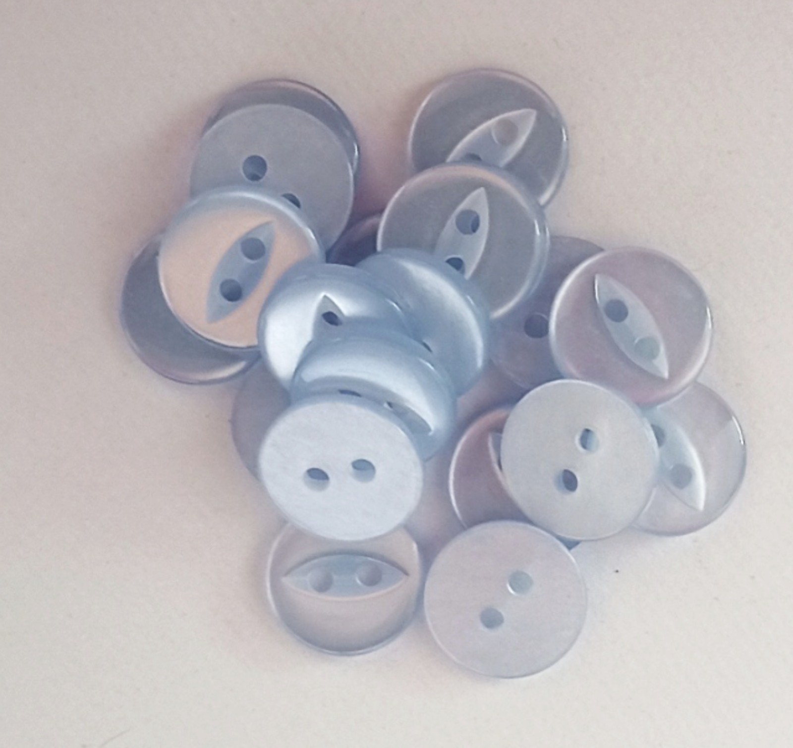 Pack of 20 lilac fisheye baby buttons size 11mm (18 Ligne) - Image 4