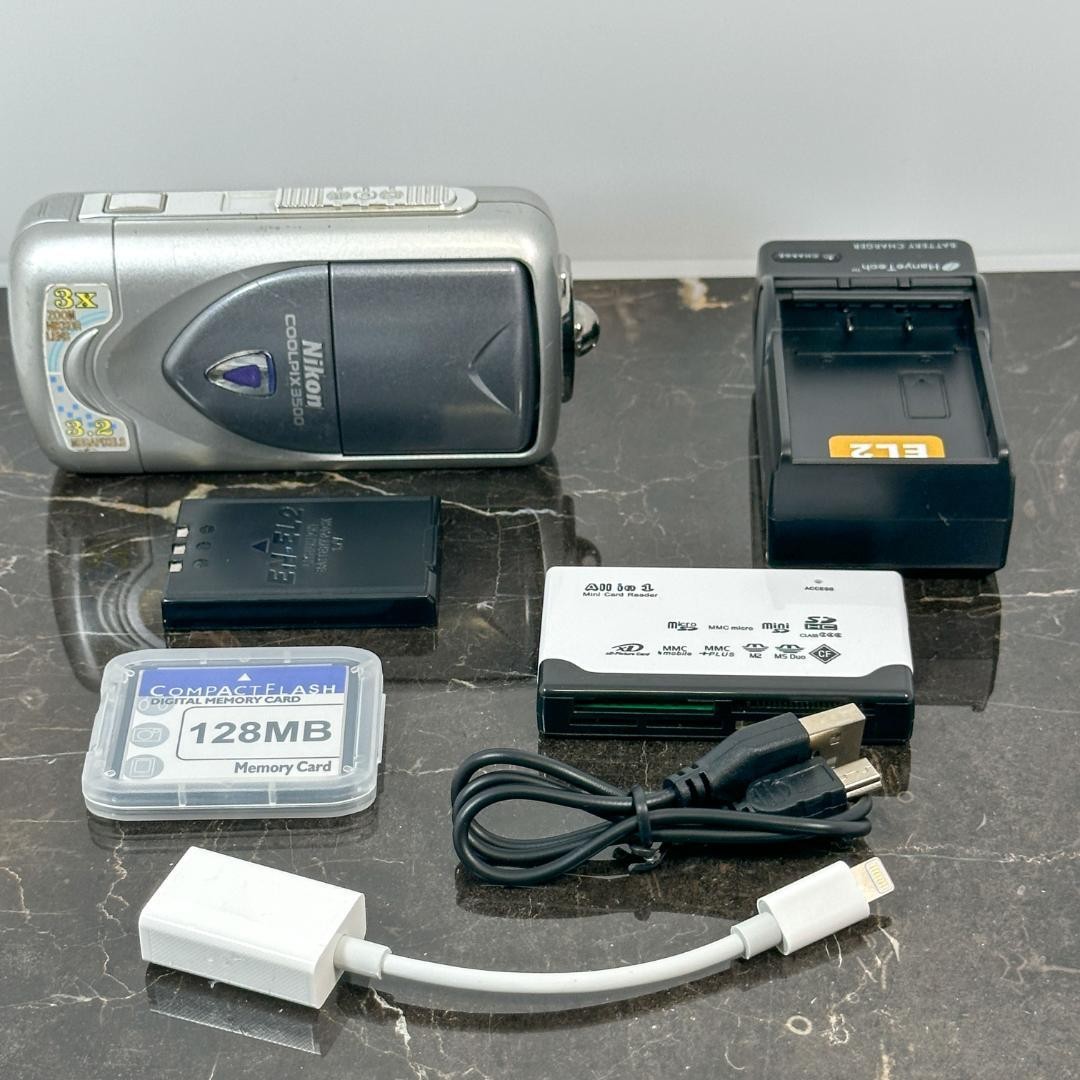 【スマホ転送セット付き】Nikon COOLPIX 3500 レトロコンデジ Nikon Coolpix 3500 Retro Compact Digital Camera with