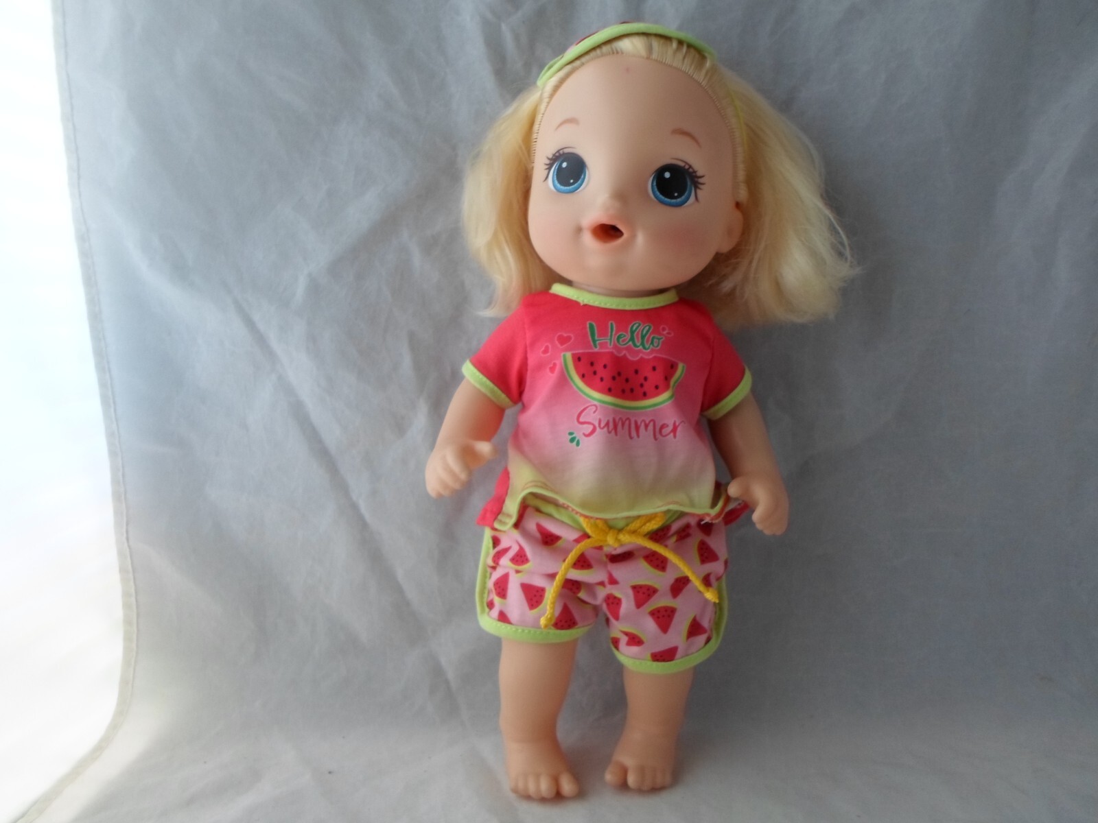Hasbro BABY ALIVE 2017 Baby Doll Girl Blonde 15&rdquo;  -Talks And Moves Legs     S1-8