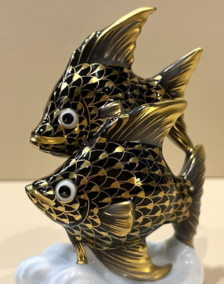 Herend Figurine - Pair of Fish - Gold Fishnet on Black Background ($1400+)