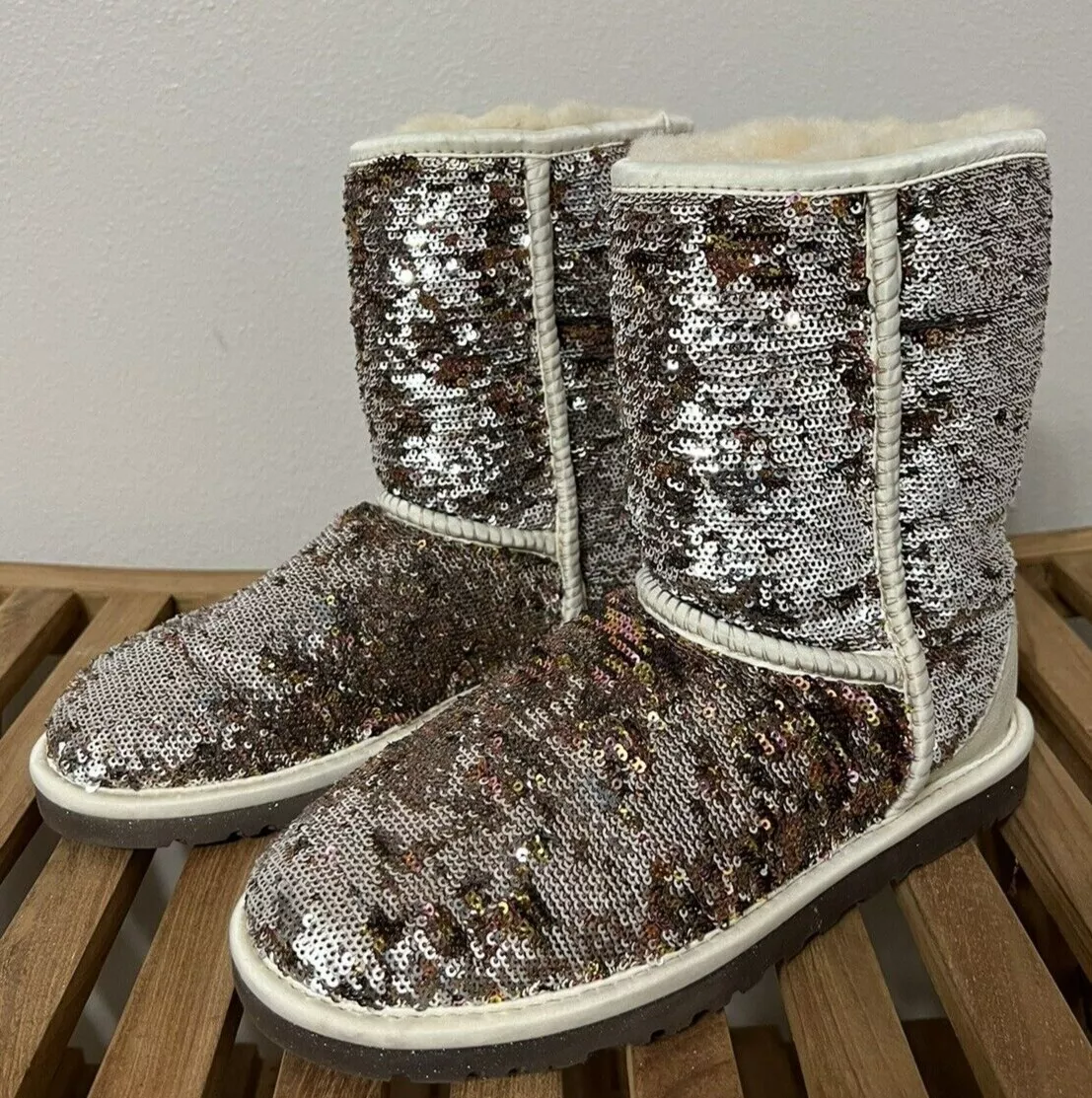 Women's classic 2024 glitter uggs