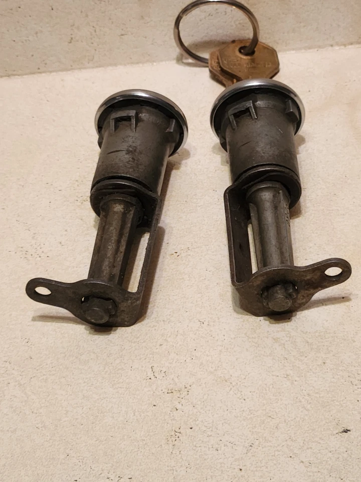 Pair 1959-60 GM DOOR LOCK long cylinders Buick Oldsmobile Cadillac Pontiac - Image 4 of 4