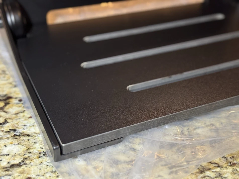 Asiento de pared plegable con respaldo alto Seachrome SHAF-185155-PBS-MB caja abierta devolución sin usar Foto 3 de 4