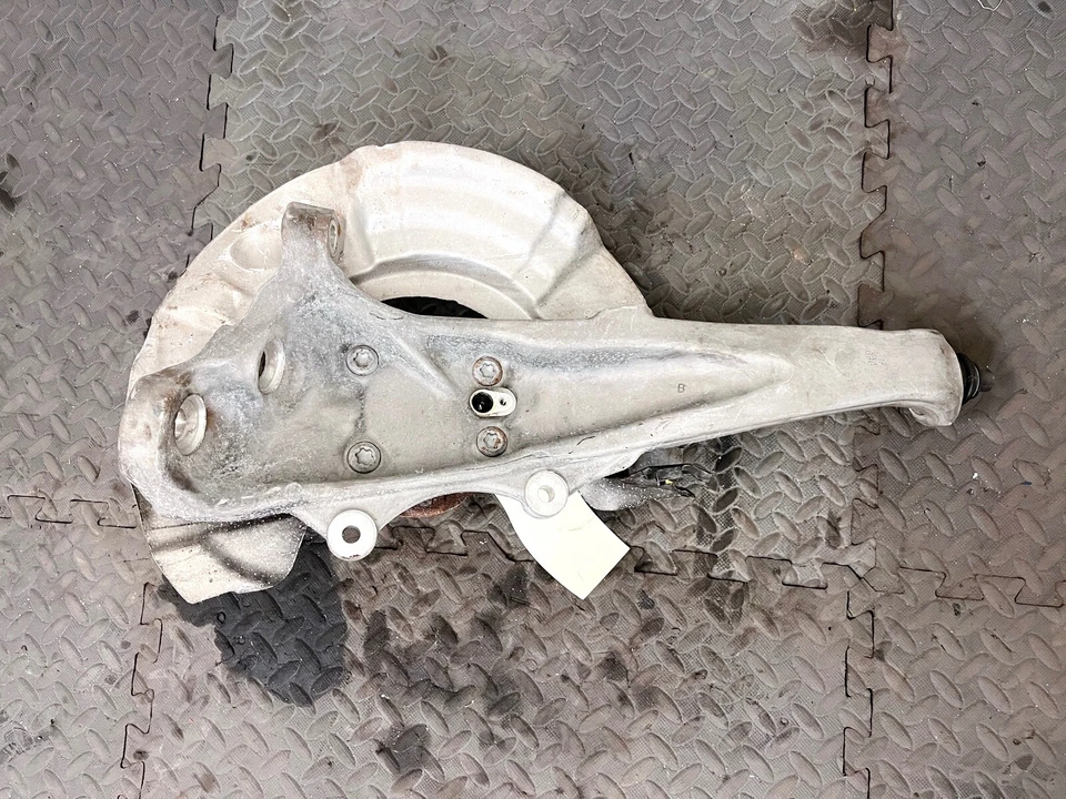 16 ROLLS ROYCE DAWN FRONT RIGHT RH PASSENGER SIDE SPINDLE KNUCKLE HUB OEM - Image 2 of 4