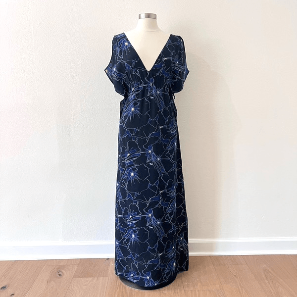 Club Monaco Blue Floral 100% Silk Kaftan Maxi Dress Women's Size 2 | eBay Club Monaco Blue Floral 100% Silk Kaftan Maxi Dress Women's Size 2 | eBay