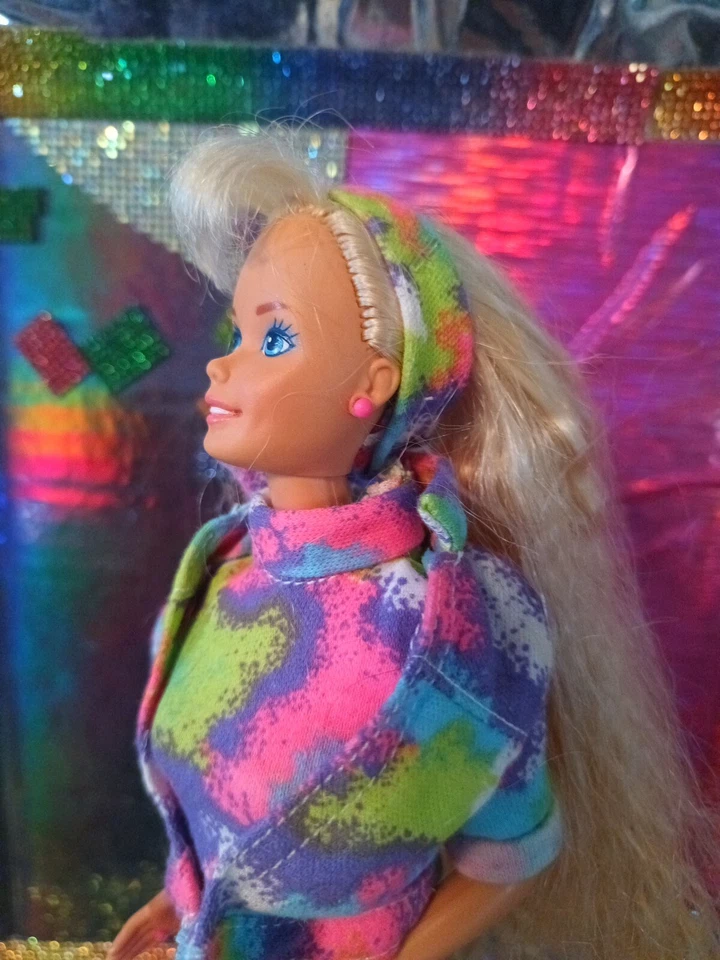 De colección Años 90 Cabello Largo Rubio Ojos Azules con Caliente Traje de Patinaje Brazalete Foto 4 de 4