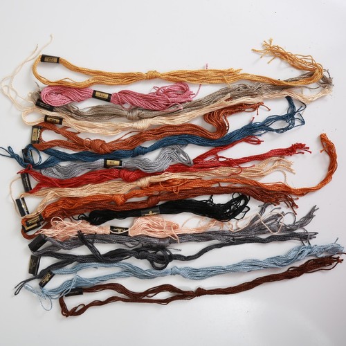 DMC Colorfast Grand Teint Embroidery Floss Thread Yarn Needlepoint Lot - Picture 10 of 12
