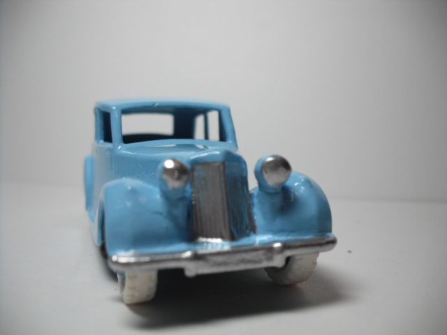 Dinky Toys(ディンキー ) トライアンフ 1800 サルーン Dinky 40b, Triumph 1800 - Free Price Guide & Review