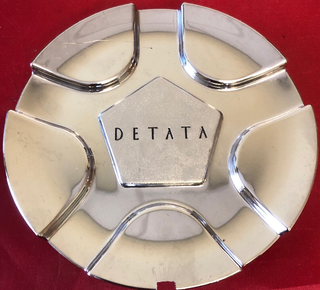 ONE USED CHROME DETATA WHEEL RIM CENTER CAP CUSTOM CHROME DT141