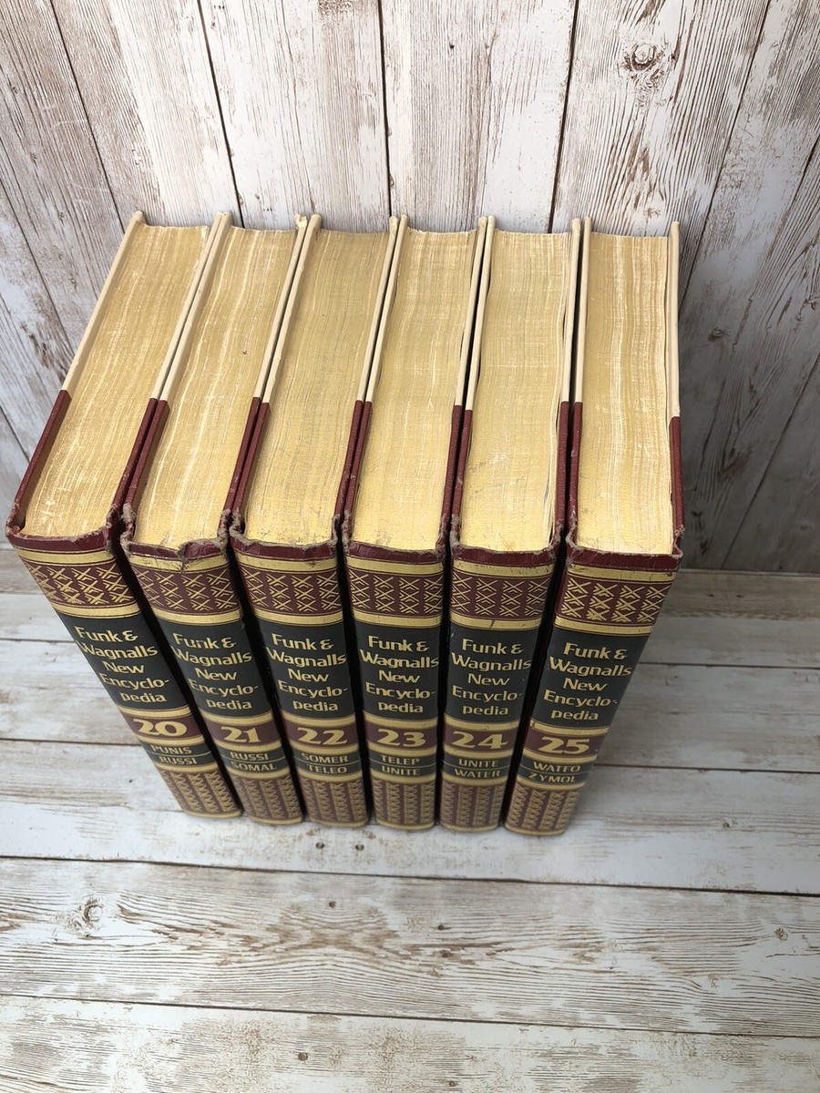 79 ナック　　79年　発売月→4,5,8,9月　の4冊セット VINTAGE 1979 Funk & Wagnalls Encyclopedia Collector Set