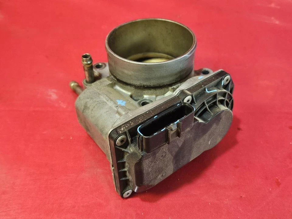 Cuerpo de acelerador de inyección de combustible Mitsubishi Montero 3,8 L V6 Limited XLS 2003-2006 Foto 2 de 4