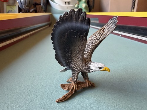 Schleich BALD EAGLE Figure Wings Spread Bird Wildlife 14634 Retired Toy 2010
