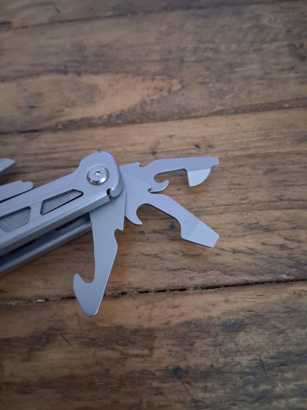 Ascent 15 in 1 Multitool Handymans Best Tool %100 stainless steel 