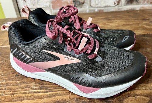 Brooks Cascadia 15 Womens Size 8.5 