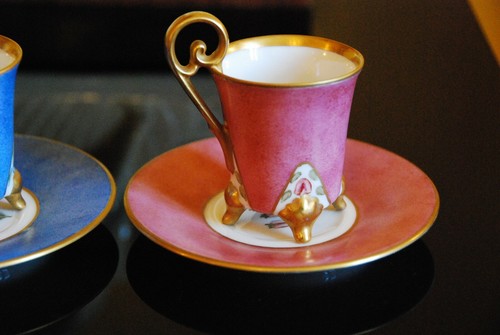COPPIA TAZZINE DA CAFFE' DIPINTE A MANO ROSA E AZZURRO STILE PRINCIPESSE DISNEY - Foto 4 di 7