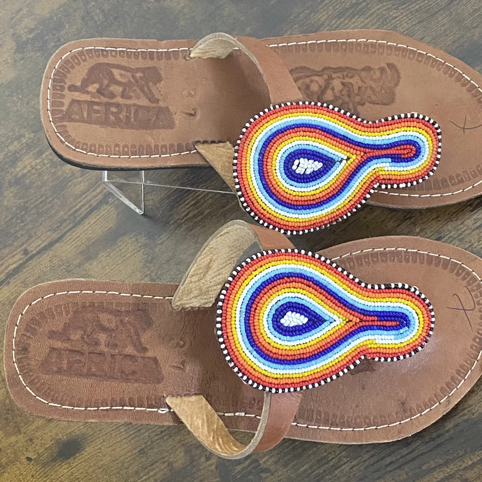 Sandálias femininas de couro com miçangas Africa tamanho 37 feitas à mão EUA Tamanho 7 NOVO - Imagem 3 de 4