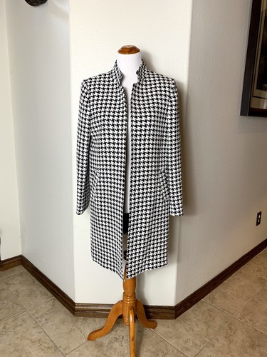 Tahari Black \u0026 White Open Front Coat 