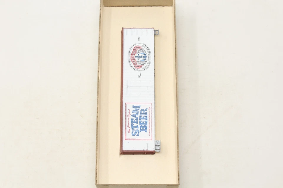 HO Roundhouse 3145 36' Billboard Reefer Anchor Steam Beer White Kit - Image 3 of 4