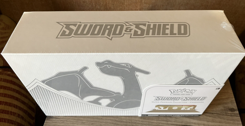 Pokemon TCG Sword and Shield Ultra Premium Collection Box - 16 Packs Charizard. - Bild 4 von 7