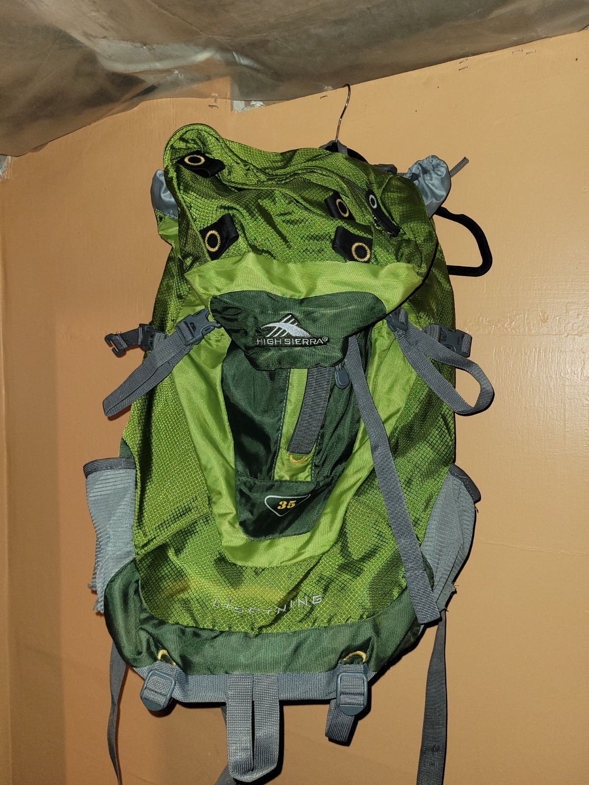High Sierra Backpack  Lightning 35 Camping Hiking - Green 