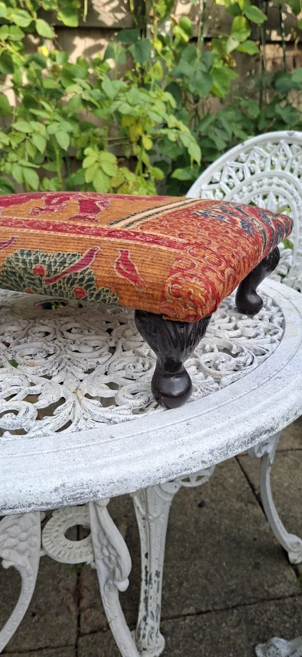 STUNNING INDIAN TAPESTRY FOOTSTALL WOODEN QUEEN ANNE LEGS COLOURFUL EXC CON BOHO - Image 4 of 4