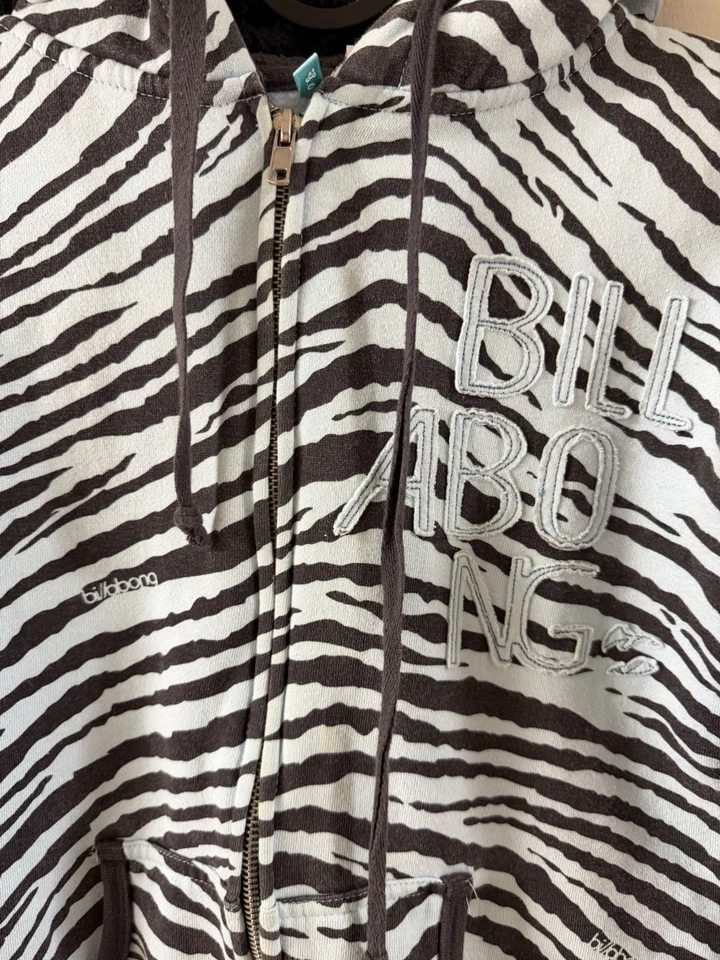 Women’s Zebra Stripe Billabong Hoodie Zip Up Y2K Surf Skate Women’s Medium - Image 3 of 4