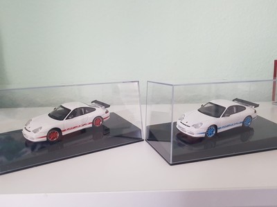 Porsche GT3 RS, 1:43,  AUTOart, Weiß Blau und Weiß Rot, Verkauf nur im Set, Neu