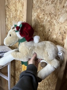 Breyer~2003~Ginger Snap w/ Santa Hat & Scarf~Christmas Holiday Plush Horse 32