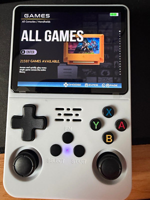 R36S Retro Handheld Game Console Bundle Video Games Console +Games 64GB