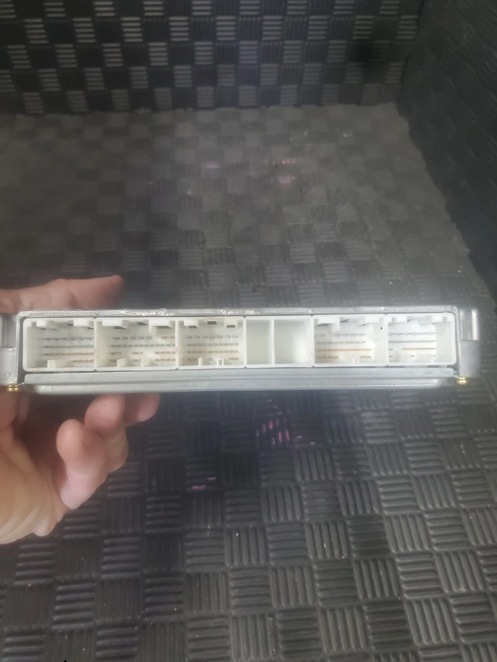 Módulo de control del motor Lexus RX330 2004 2005 3,3 L ECM 89661-0E041 3 MZFE Foto 3 de 4