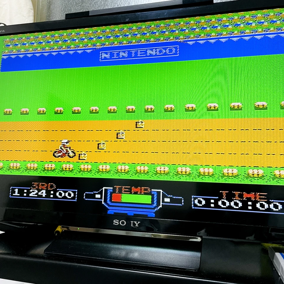 Excite Bike Nintendo Famicom 1984 HVC-EB Japanese Version Sports Racing Retro - Image 4 of 4